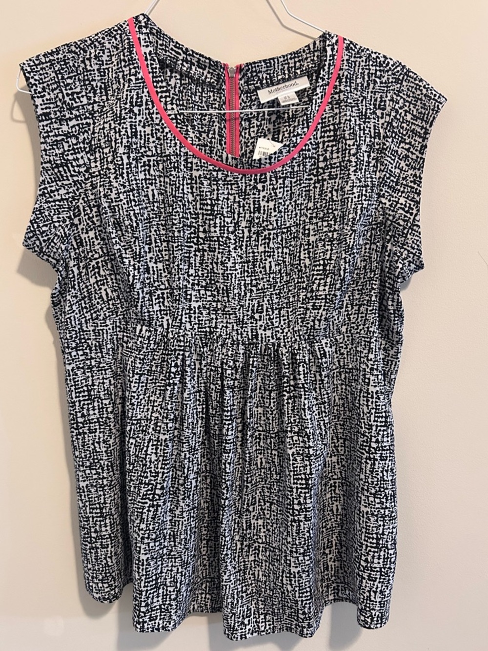 Motherhood Maternity Black & White Textured Cap-Sleeve Tunic with Pink Trim